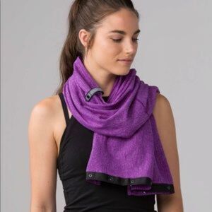 Lululemon Vinyasa snap down customizable infinity scarf/wrap